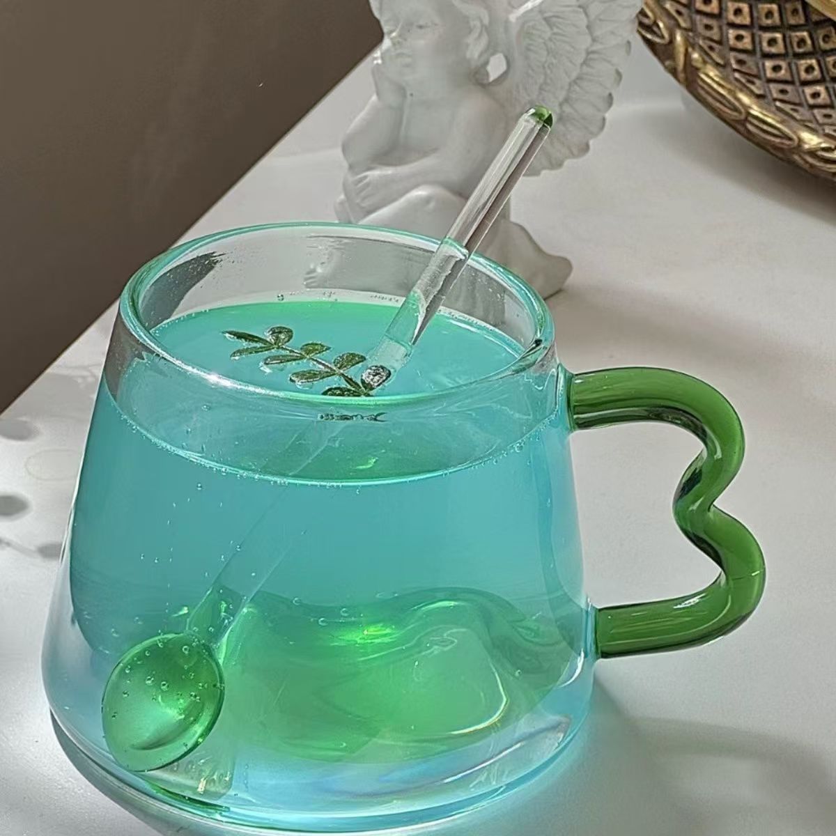 Creative three-dimensional hill glass cup with green handle, large-capacity beverage milk tea cup, Japanese Fuji mountain-shaped drinking cup Specification drawing