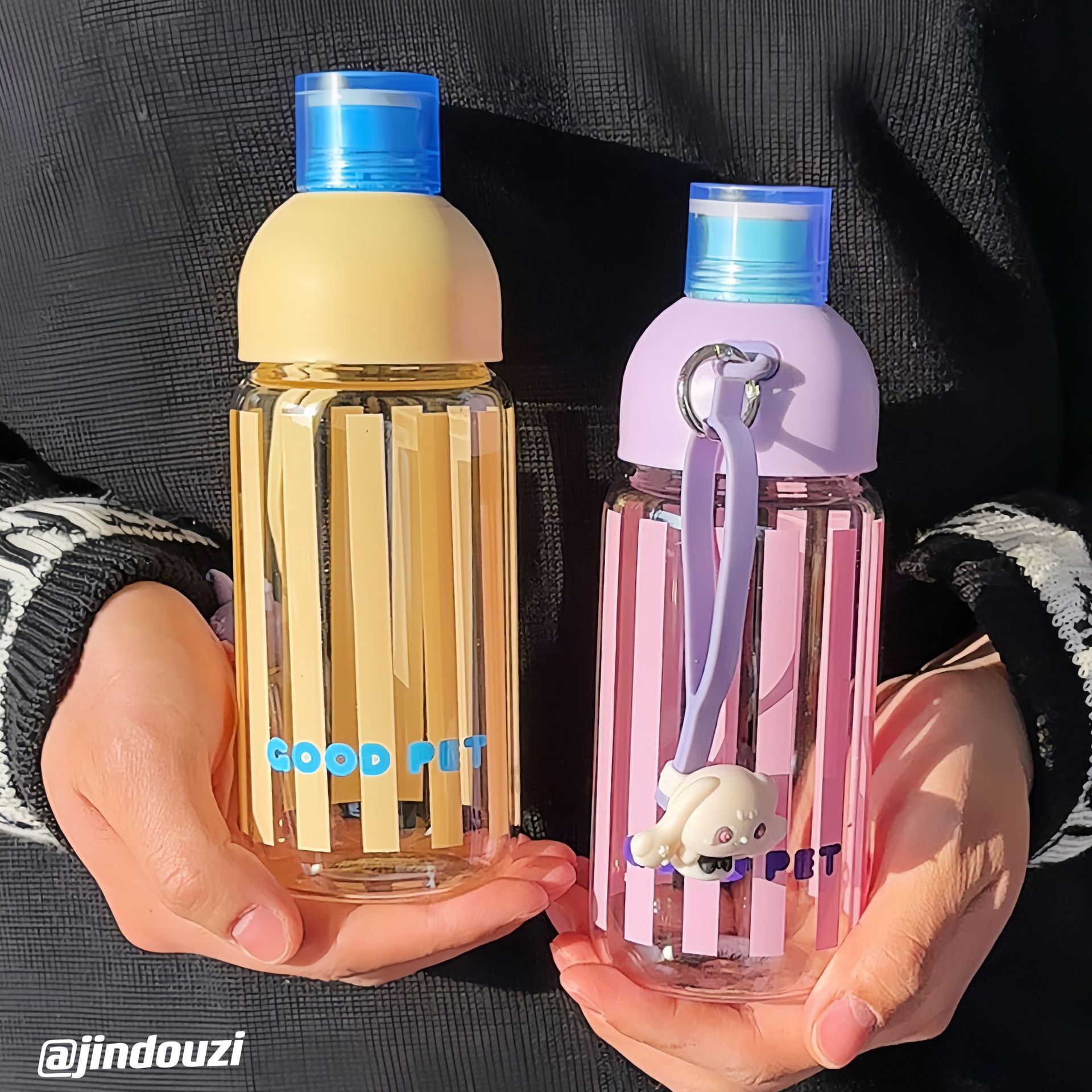 Fresh vertical pattern glass cup for girls, high appearance level, ladylike water cup for making tea, portable with filter, heat-resistant cup for students full figure