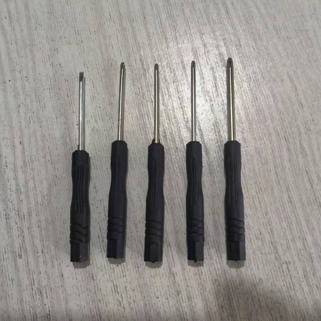Wholesale of 2mm and 3mm cross-shaped mini screwdrivers, repair tools and accessories. Small screwdrivers full figure