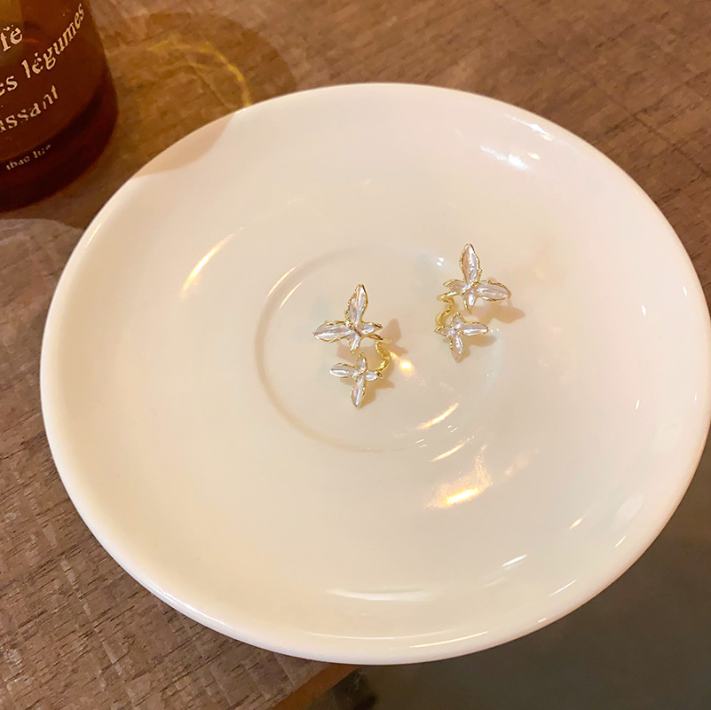 French gentle butterfly earrings for women, 2025 new style, high-end ear studs, elegant bestsellers, Internet celebrity earrings wholesale Specification drawing