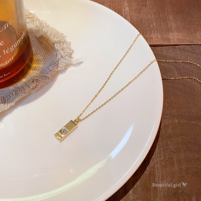 Light luxury and simple square tag titanium steel necklace, cold style, trendy and fashionable, exquisite zircon collarbone chain necklace accessory Specification drawing