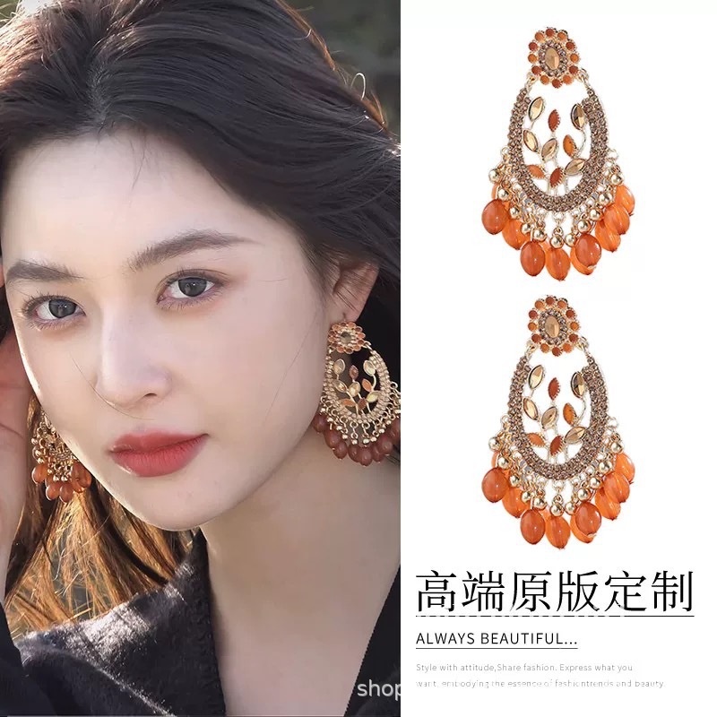 Bohemian ethnic style earrings, tassel crystal beaded earrings, retro and high-end atmosphere, travel photo accessories full figure