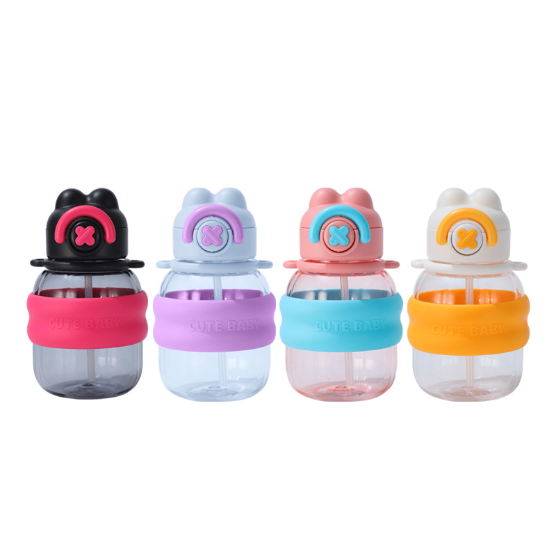 Summer plastic cups, high appearance level children's straw cups, male and female primary school students' large-capacity sports cups, water cups wholesale and customization Item Picture