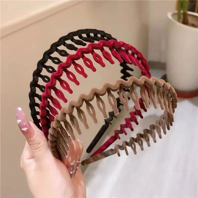 Korean-style flocking hairband, a perfect tool for hair styling, toothed wavy hairpin, no damage to hair when washing your face, bangs hairpin, hair accessory Specification drawing