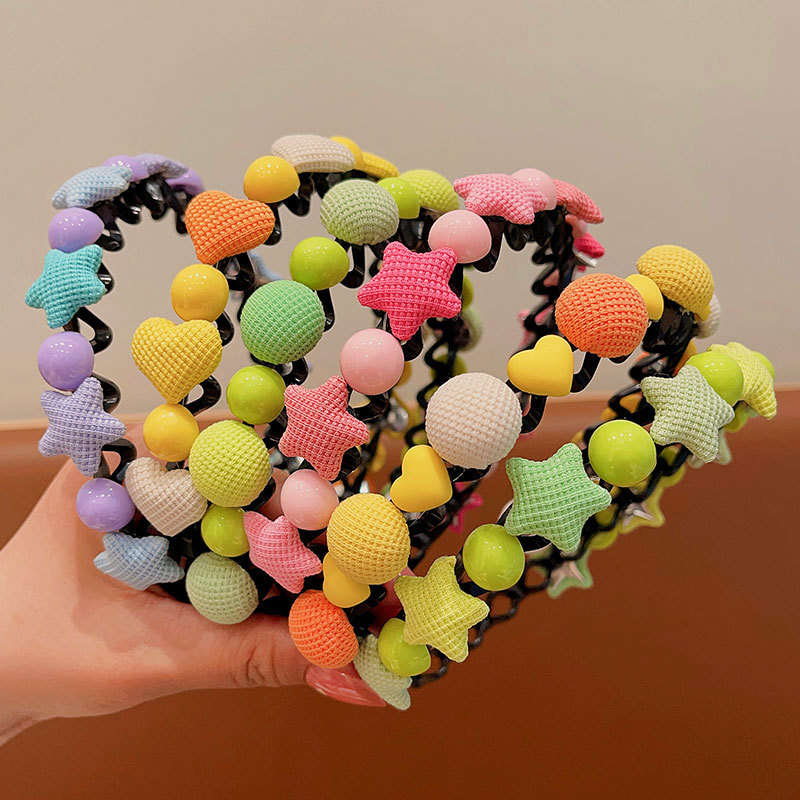 Children's cartoon hair band, a perfect tool for organizing broken hair. Girls' hair won't be damaged. Anti-slip bangs. Little girls' candy headband details Picture