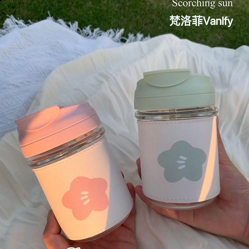 Factory direct supply of glass cups, portable straw cups, summer coffee cups, leather-covered water cups full figure
