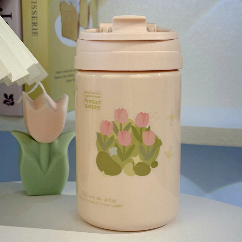 New leak-proof water cup handle for girls, simple sticker portable double-drinking straw cup, large-capacity plastic cup Application Scenario