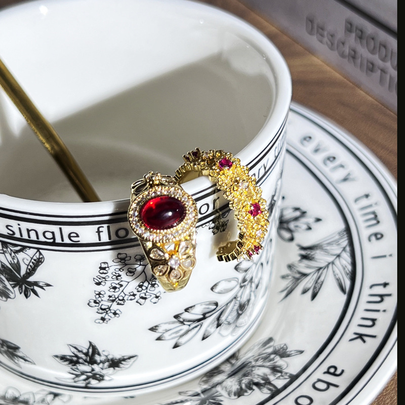 vintage exquisite, light luxury, layered ring for women, retro ruby stone, high-end and fashionable gold ring Specification drawing