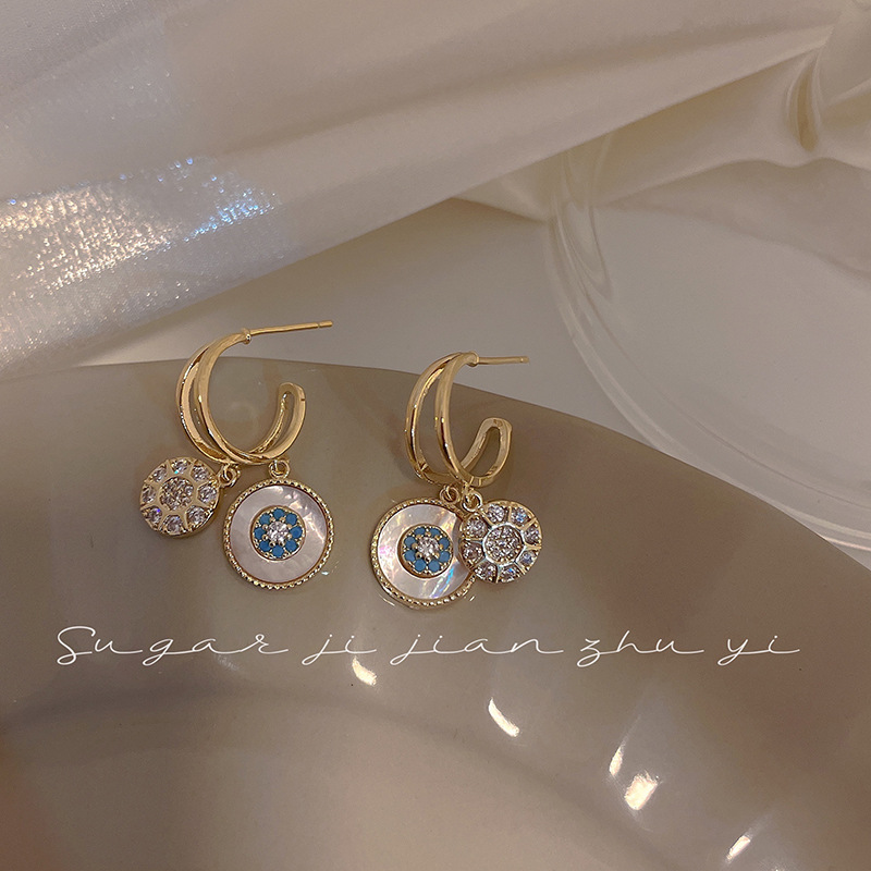 The Daughter of the Sea earrings, retro style, geometric round stud earrings, light luxury, niche, new trendy and high-end earrings wholesale Specification drawing