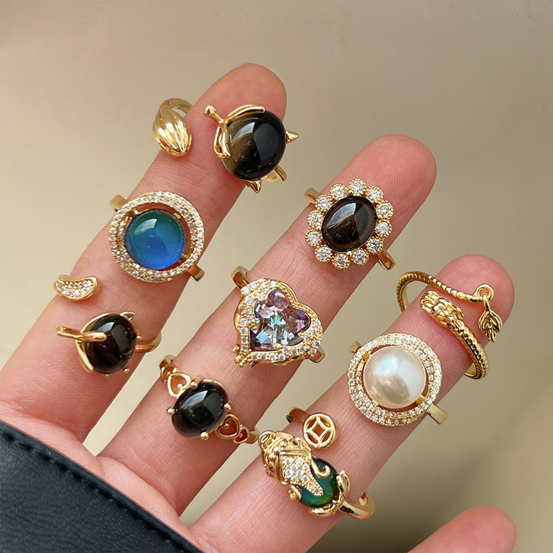 French retro black agate high-end metal ring, women's ins high-end, light luxury and fashionable layered ring ring details Picture