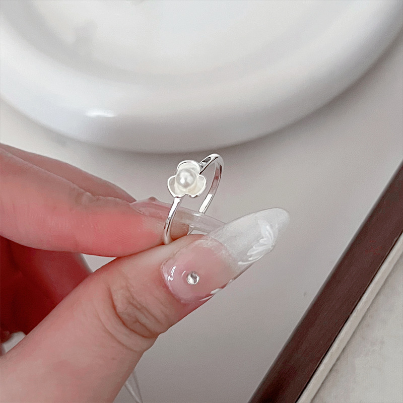 Plum blossom freshwater pearl open ring 2025 New style trendy, fashionable, sweet and individual accessory, Internet celebrity index finger ring girl details Picture