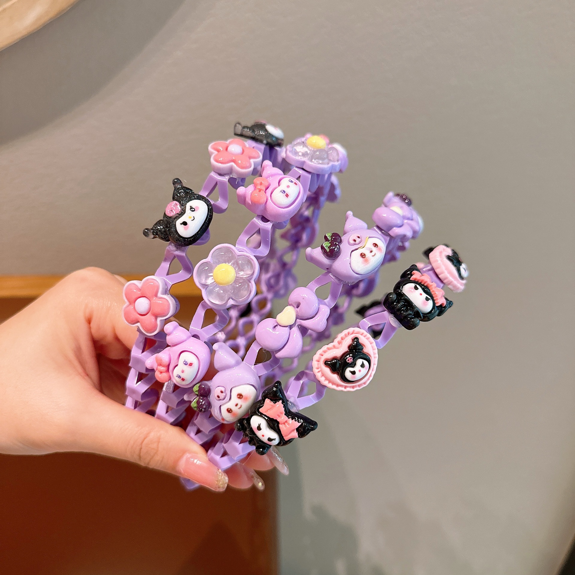 Children's wavy hair band with teeth, anti-slip baby Kulomi headband, a perfect headwear for little girls to tidy up bangs and broken hair Specification drawing