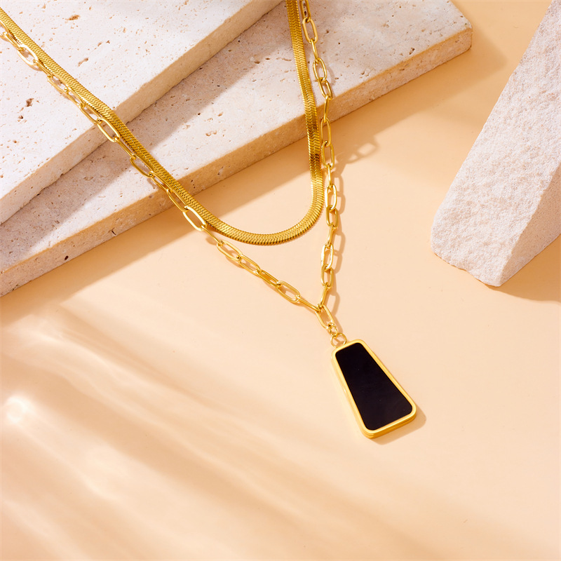 A fashionable, individual, high-end retro gold-plated stainless steel square geometric pendant double-layer stacked necklace details Picture