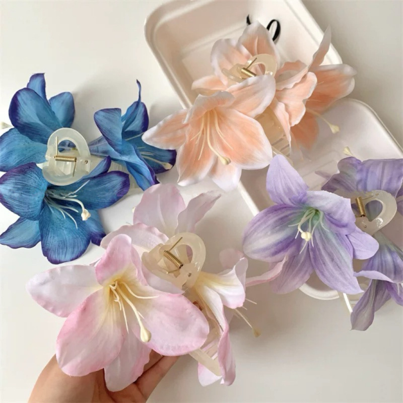 The atmosphere of the purple lily flower clipper is extremely ethereal, elegant and high-end. It is a shark clipper hair accessory for the back of the head Specification drawing