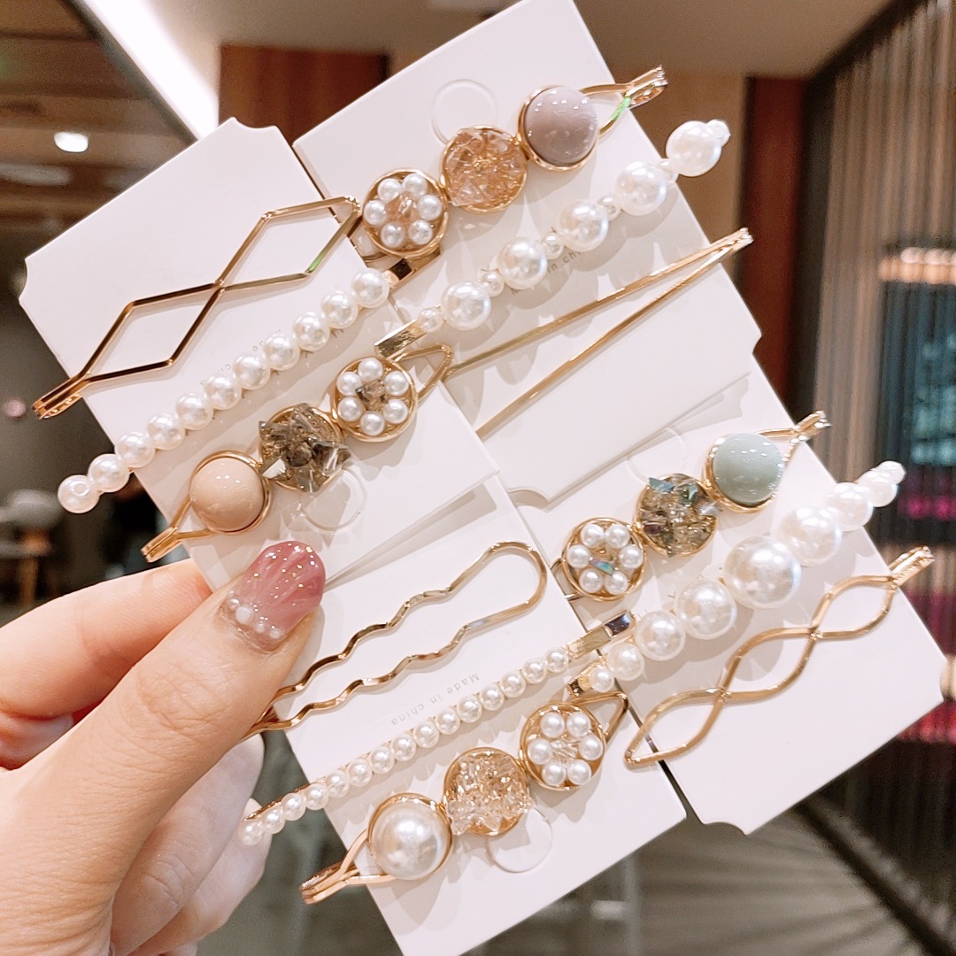 The same style of pearl hair clips as Siteng, Korean version of Dongdaemun lady's water diamond one-line hair clip, elegant student side clip hair accessory full figure