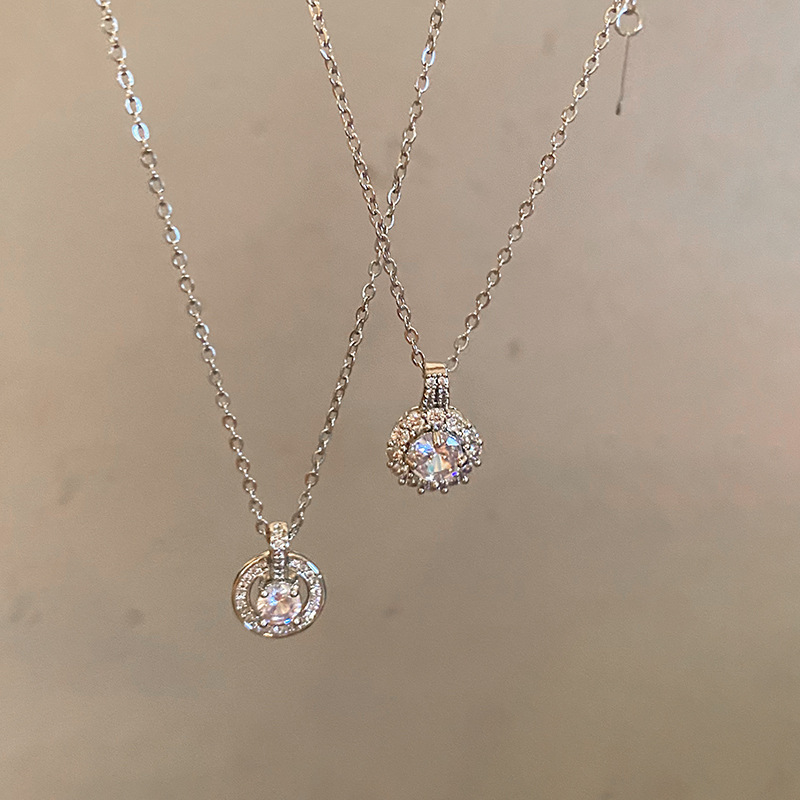 Exquisite full-diamond pendant titanium steel necklace for women, light luxury, niche and high-end feel, collarbone chain, best-selling trendy and stylish neckchain accessory Specification drawing