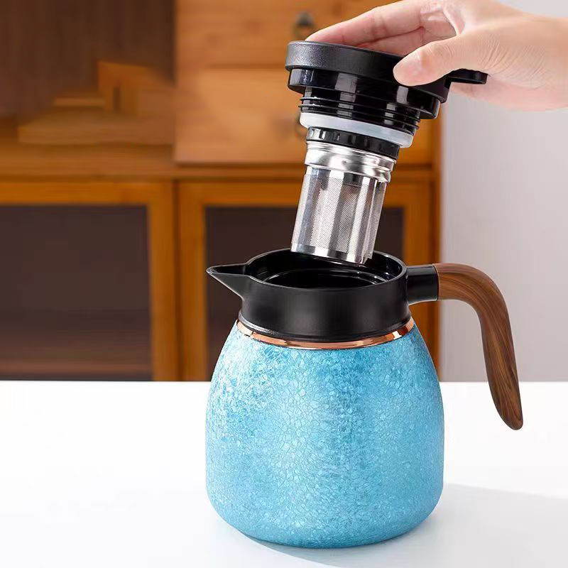 Large-capacity high-end titanium-coated stewed teapot, insulated teapot, tea-water separation steeping teapot, household warm water kettle as souvenirs Application Scenario