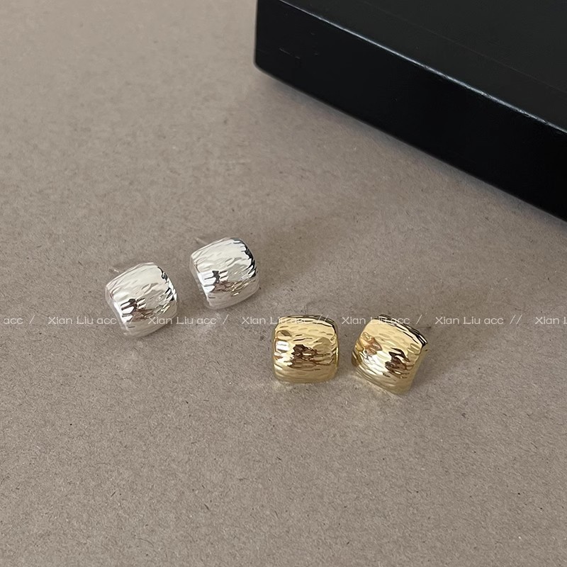 Light luxury, niche and high-end metal earrings, women's pleated brushed gold retro stud earrings, unique and elegant earrings wholesale details Picture