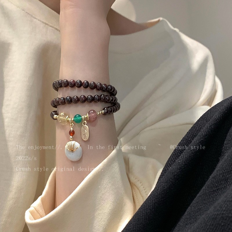 Multi-circle garnet peace pendant bracelet for women, an Instagram niche design sense retro jewelry, a popular friend necklace bracelet Specification drawing