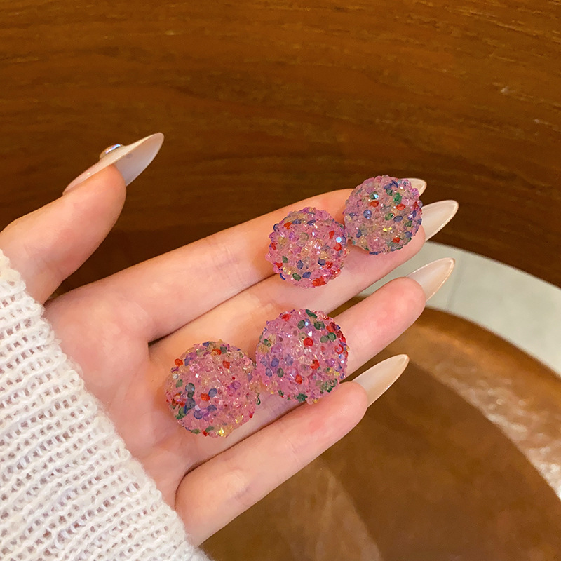 Dopamine colored resin tassel heart-shaped earrings, super fairy-like sweet and elegant stud earrings, versatile design sense earrings full figure