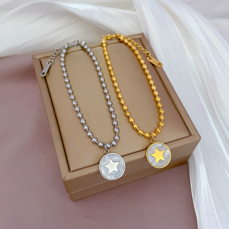 【 All-titanium Steel 】 Dongdaemun Personalized Round five-pointed star mother-of-pearl bracelet, a retro best friend of a female Internet celebrity details Picture