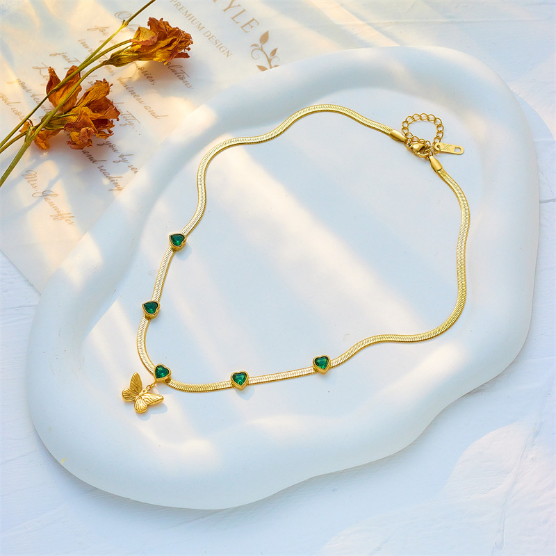 European and American fashionable, simple, transparent green heart-shaped, diamond-encrusted butterfly pendant, blade chain, titanium steel jewelry, retro necklace Application Scenario