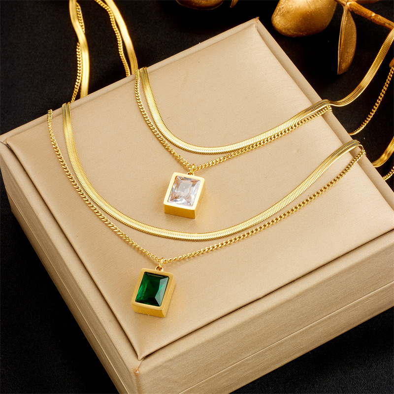 Fashionable, niche, light luxury, simple titanium steel emerald transparent square gemstone pendant collarbone chain, multi-layer versatile necklace full figure