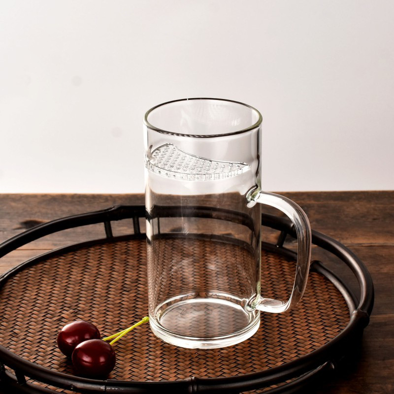 Heat-resistant high borosilicate glass crescent-shaped tea cup filtration integrated office tea filter with large transparency, preferred for discounted office use Application Scenario