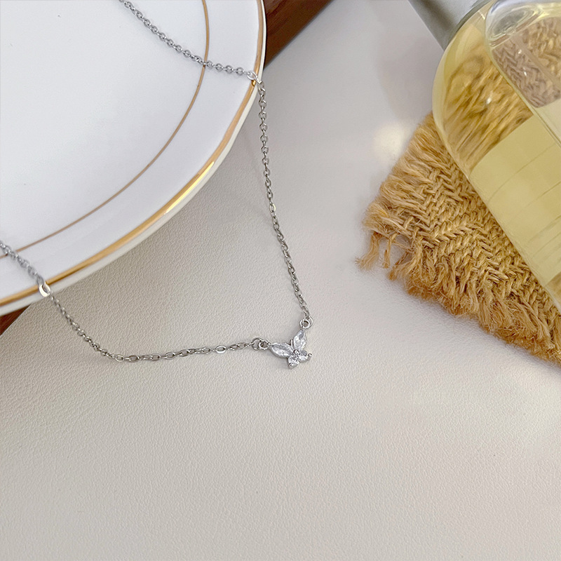 Simple and exquisite butterfly necklace, daily light luxury, versatile, collarbone chain, niche and unique design sense, sweet accessory details Picture