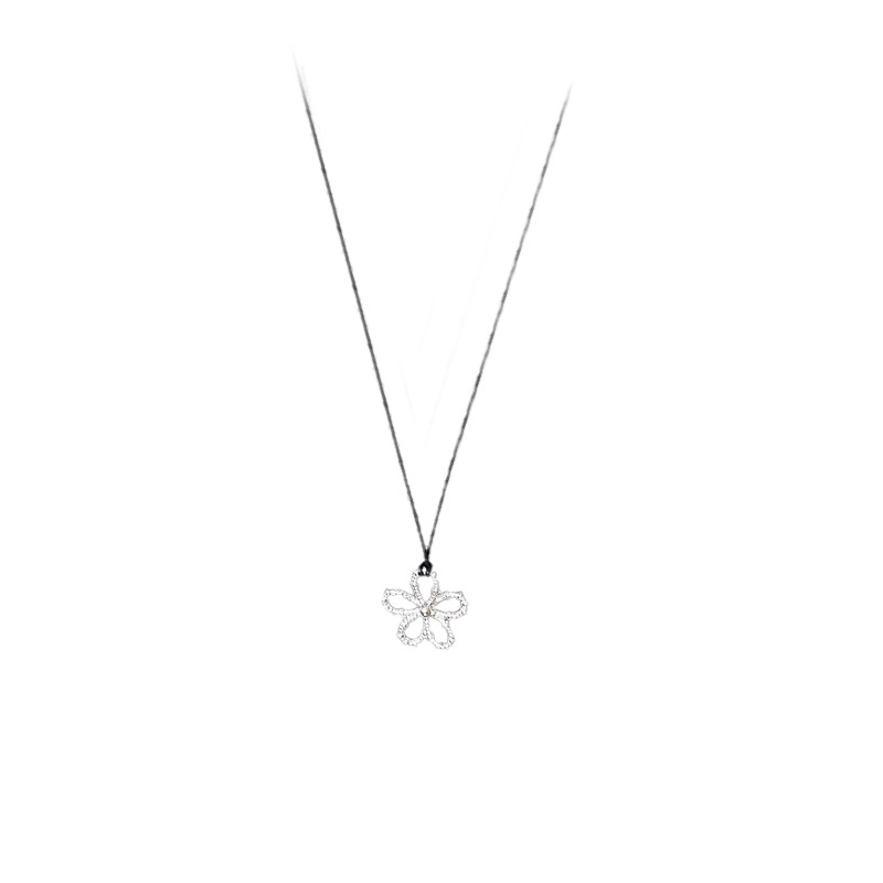 Custom-made simple Ins-style metal silver flower pendant necklace for women, retro and niche sweater chain, versatile Item Picture