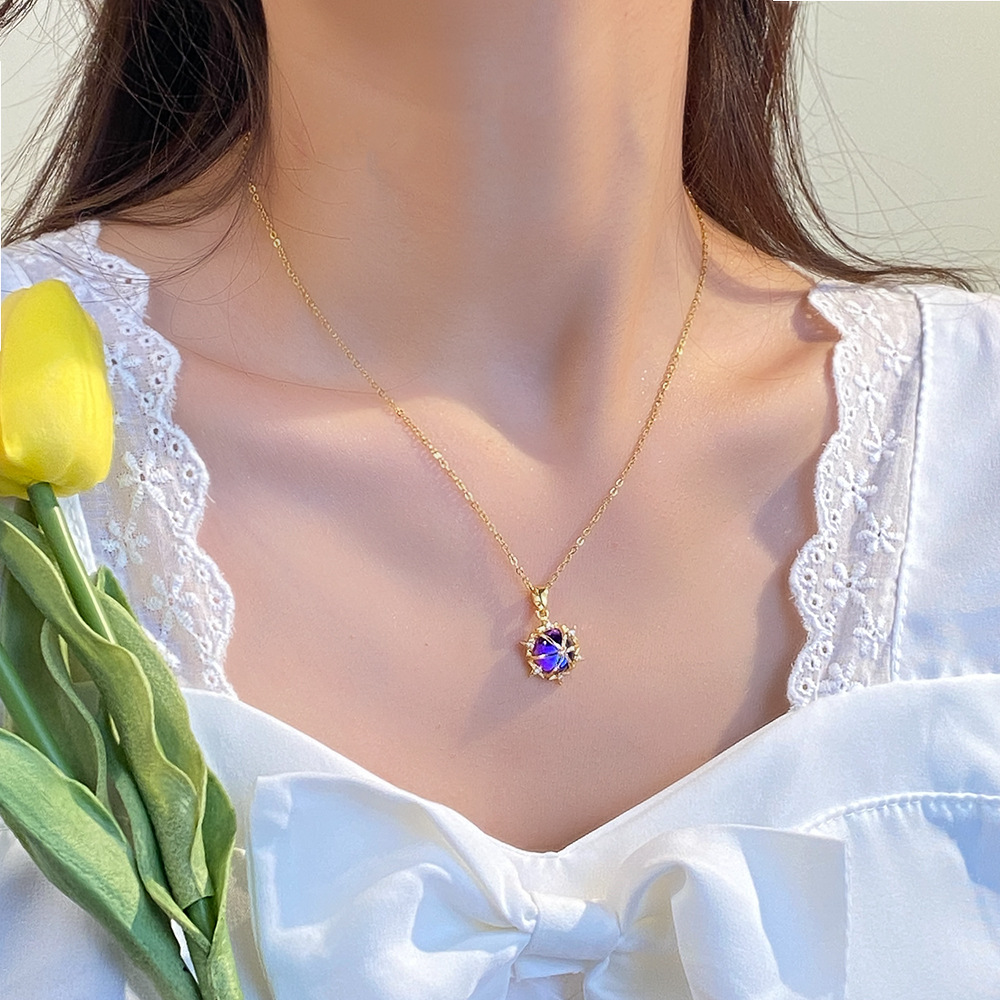 Blue gemstone rudder pendant titanium steel necklace with a niche design sense from Japan and South Korea, a trendy and individualistic female Instagram collarbone chain Specification drawing