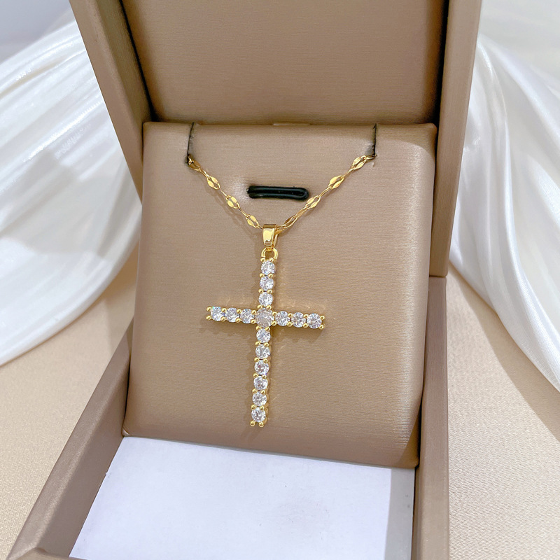 【 Titanium Steel 】 Cross-shaped zircon copper slightly inlaid with real gold electroplating, simple and exquisite collarbone chain neck that is popular on Instagram Specification drawing