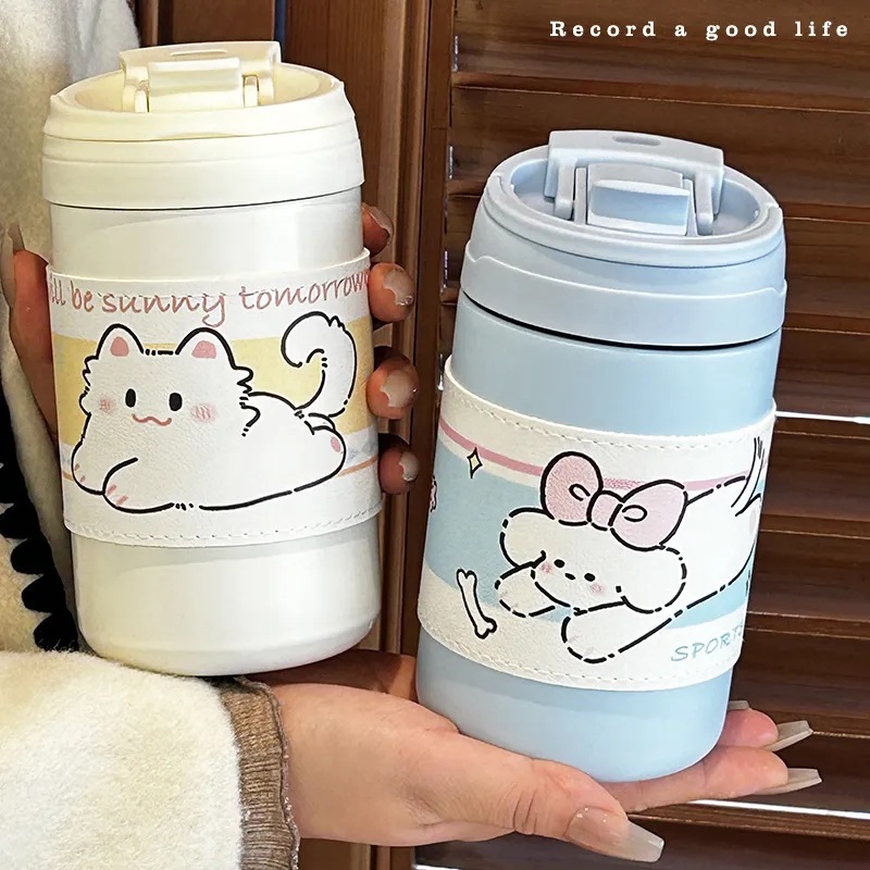 Straw cup, portable cup, heat-resistant insulated cup, popular online celebrity, high appearance level, ins water cup with handle capacity, simple cartoon style Application Scenario