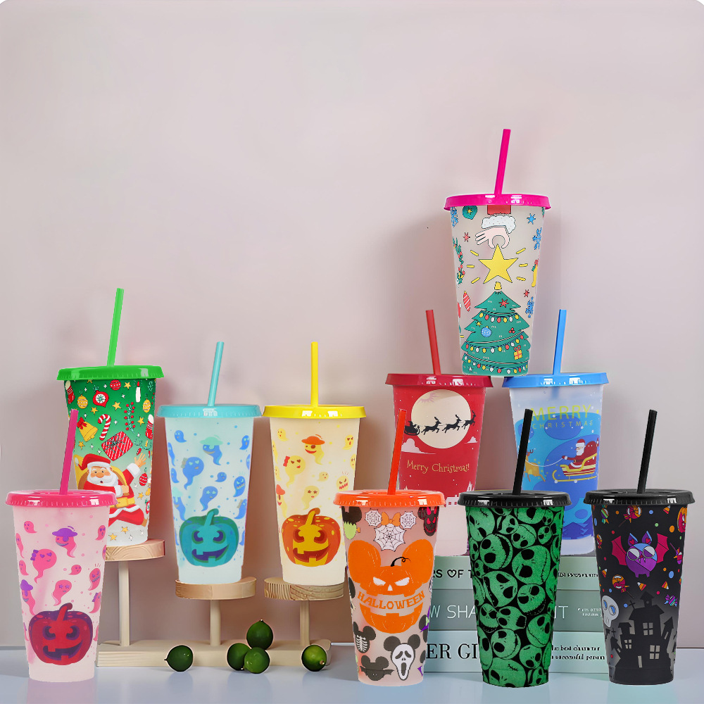 The new 710ml plastic cup with a high appearance level in 2025 changes color when exposed to cold for Halloween. The single-layer temperature-sensitive coffee straw changes color Application Scenario