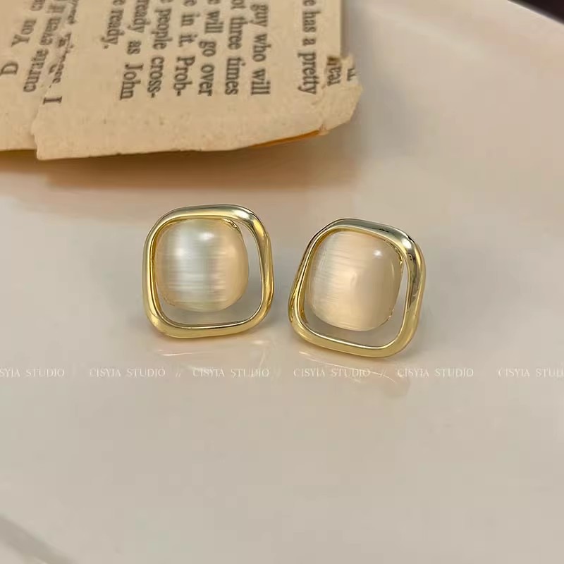 S925 Silver Needle High-end cat's Eye stone Stud Earrings for Women 2024 New bestseller, versatile and elegant earrings for commuting details Picture