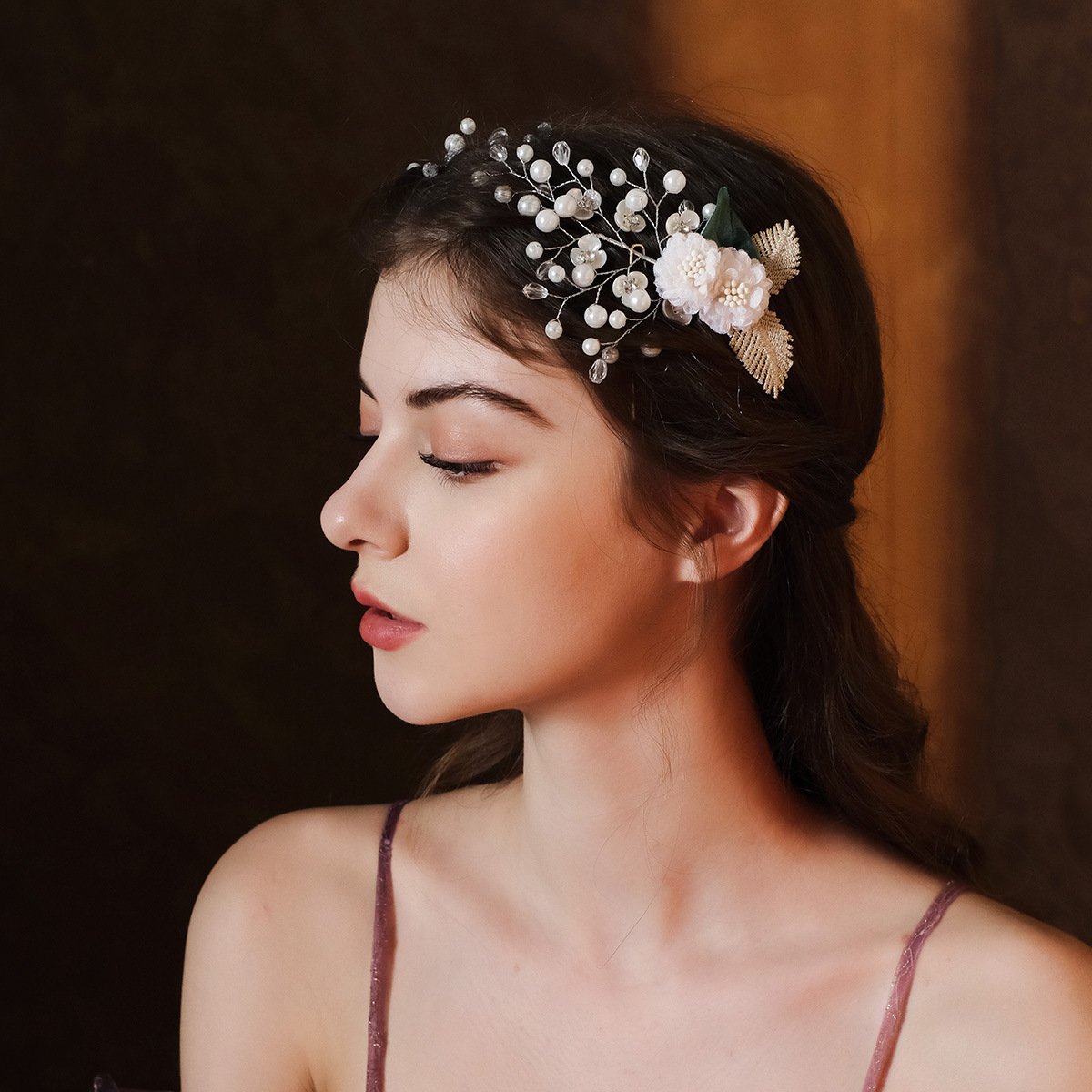European and American bride accessories: Beautiful fabric flower arrangement combs, forest-themed wedding hair accessories, handcrafted crystal pearl hair combs full figure