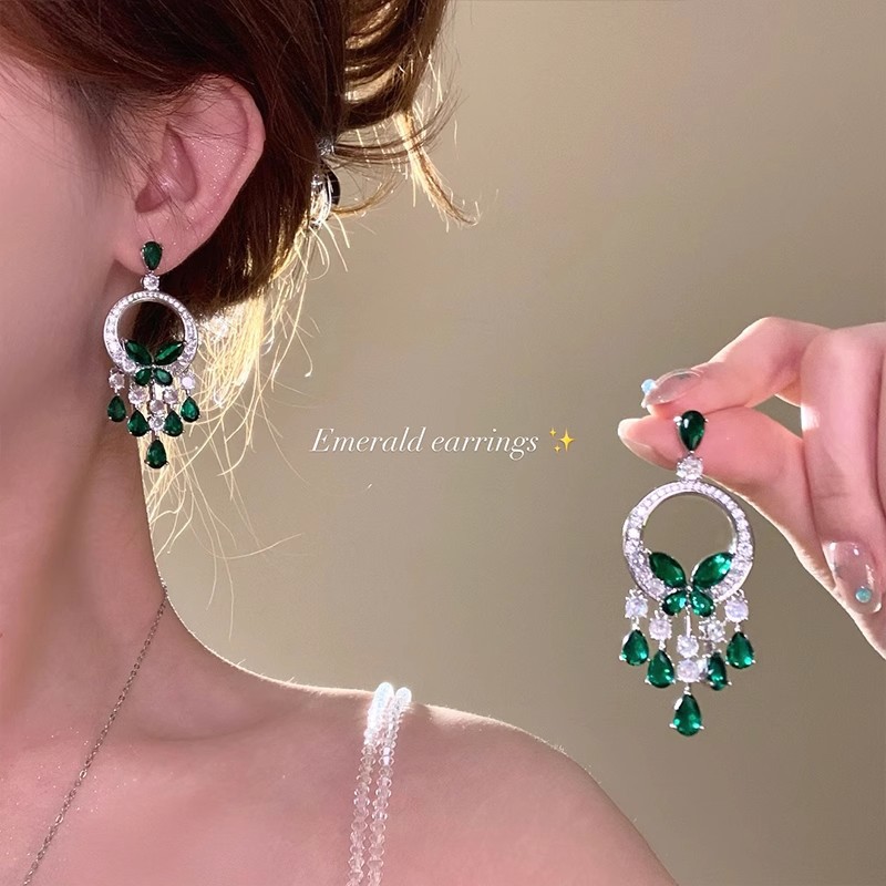 Green butterfly round earrings, stud earrings, crystal temperament, zircon, light luxury, niche, elegant and exquisite new tassel earrings full figure