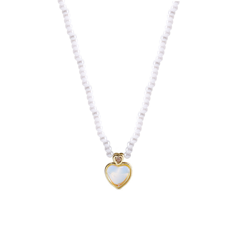 Summer super ethereal, gradient heart-shaped pendant necklace, women's ins style, high-end design sense collarbone chain accessory wholesale Item Picture