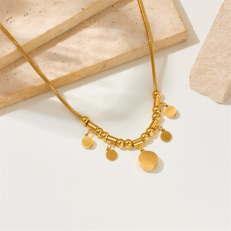 A stylish and versatile round plate diamond-encrusted titanium steel pendant chain with a high-end, simple and retro collarbone style details Picture