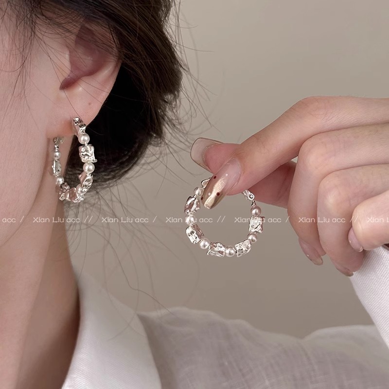 Unique and niche lava pearl ring earrings, 2025 new bestseller, high-end stud earrings, versatile ear ring earrings for women full figure