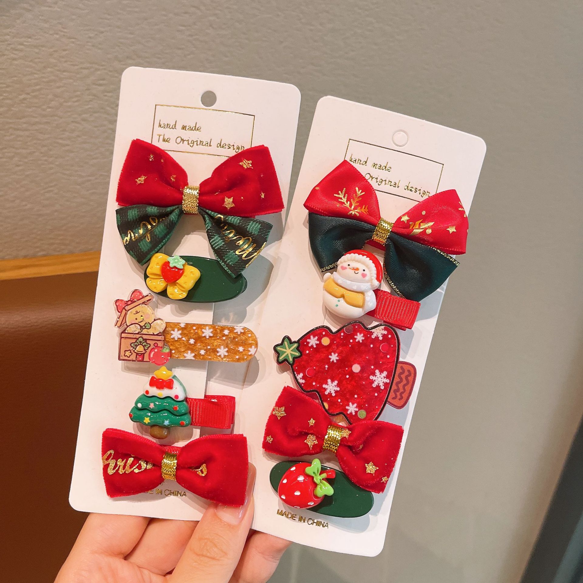 Christmas hair clips, children's bow hair clips, cute little girl snowman headwear, holiday outfit hair accessories Specification drawing