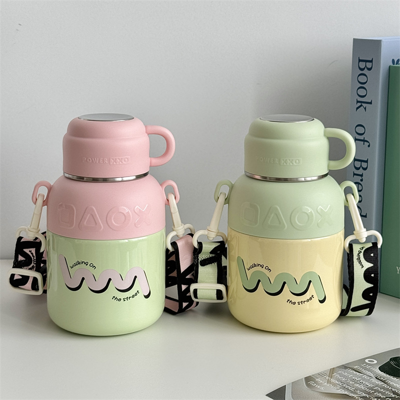 Stainless steel insulated cups, large-capacity household insulated flasks, student thermos flasks, travel car water cups, portable cups details Picture