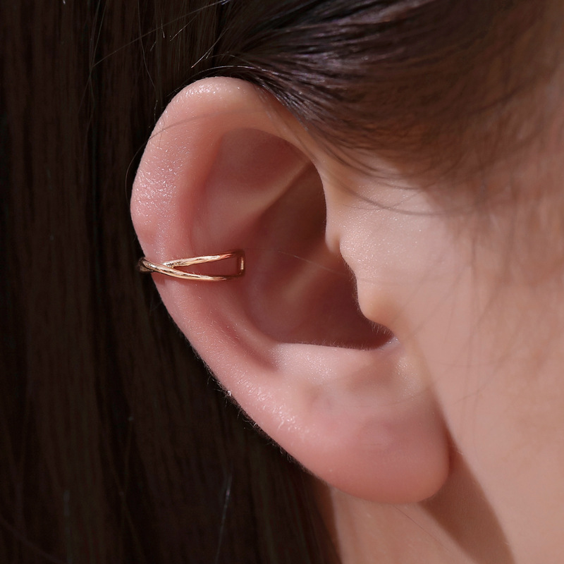 European and American simple and versatile double-layer ear clips, fashionable cross U-shaped double-layer ear clips without ear holes, women's double C-shaped ear bone clips full figure