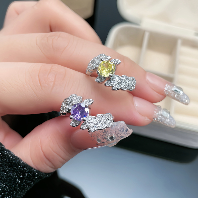 New high-end and elegant purple diamond open ring for women, a light luxury leaf sweet and cool niche cold style exquisite best friend ring full figure
