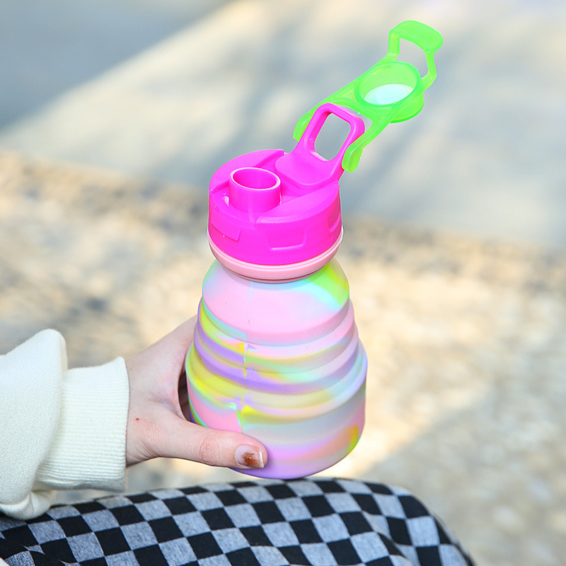 New outdoor silicone folding handle water cup, travel fitness sports water bottle, warm hand, portable, anti-drop, large-bellied cup Application Scenario
