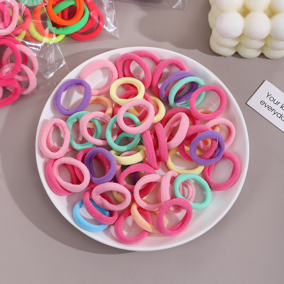 3cm children's hair band, colorful towel band, 50 daisies, bagged leather band, durable small braid, seamless, high elasticity Application Scenario