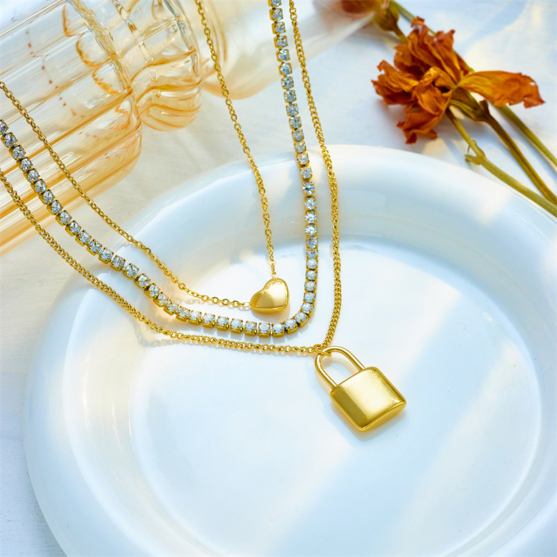 European and American fashion cross-border retro high-end metal multi-layer layered stainless steel diamond-encrusted chain heart pendant necklace details Picture