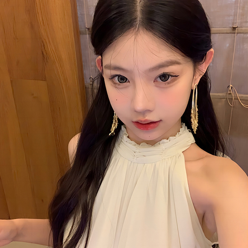 The light luxury long wheat ear tassel earrings exude a sense of sophistication for women. The golden long earrings are a unique and fashionable accessory that exudes the charm of Internet celebrities Specification drawing