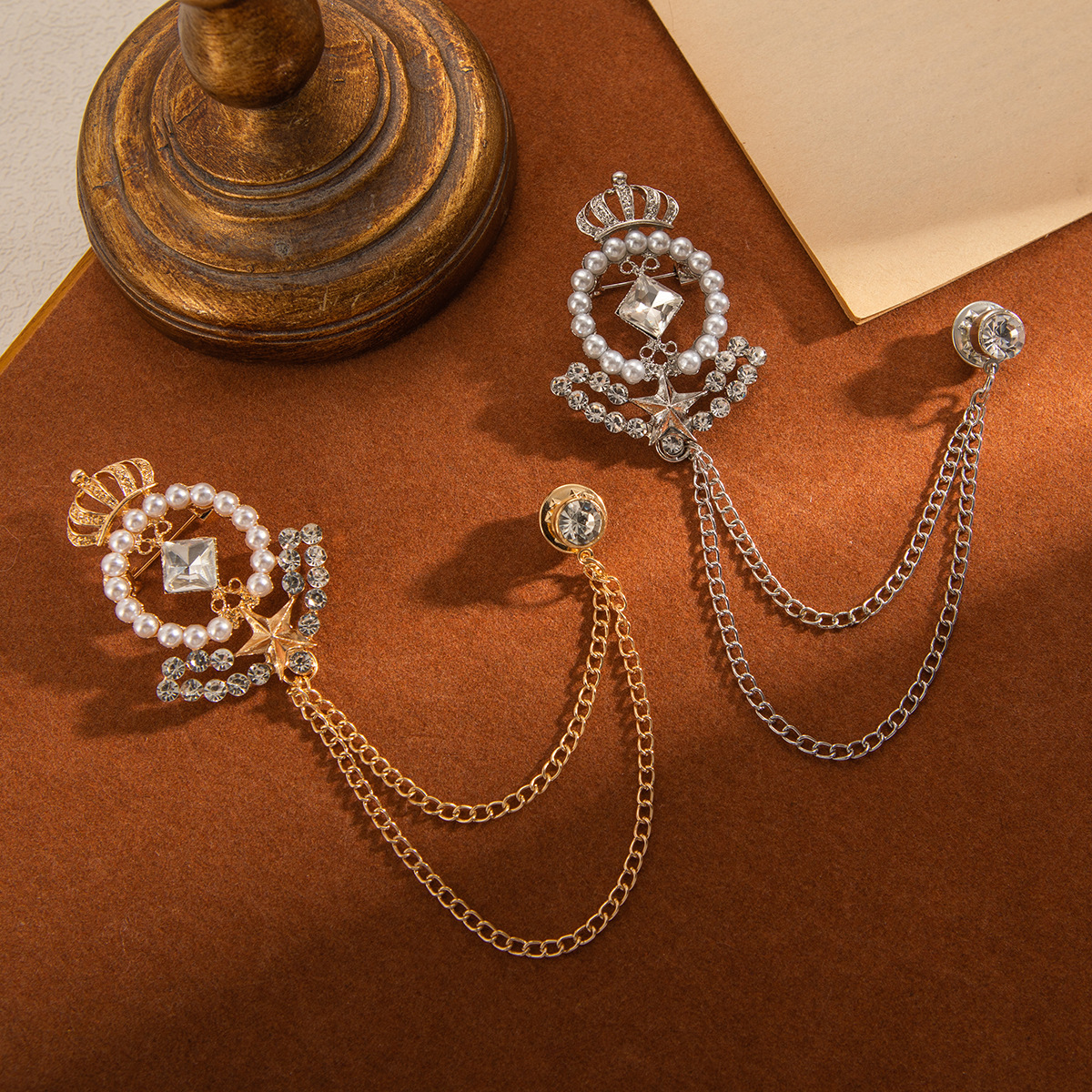 Korean-style retro crown pearl inlaid with classical style alloy brooch, light luxury tassel pearl clothing collar pin accessory full figure