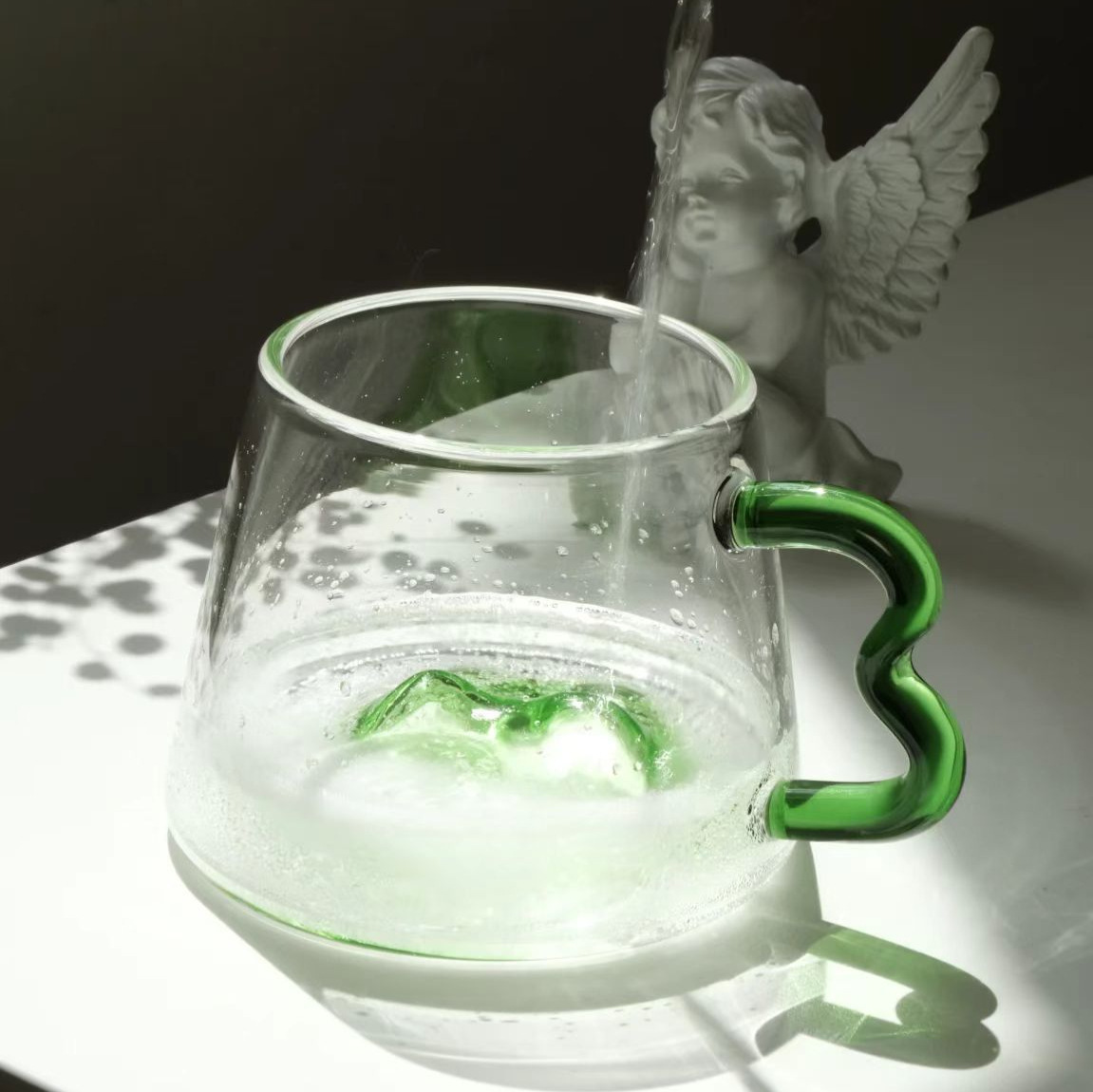 Creative three-dimensional hill glass cup with green handle, large-capacity beverage milk tea cup, Japanese Fuji mountain-shaped drinking cup details Picture